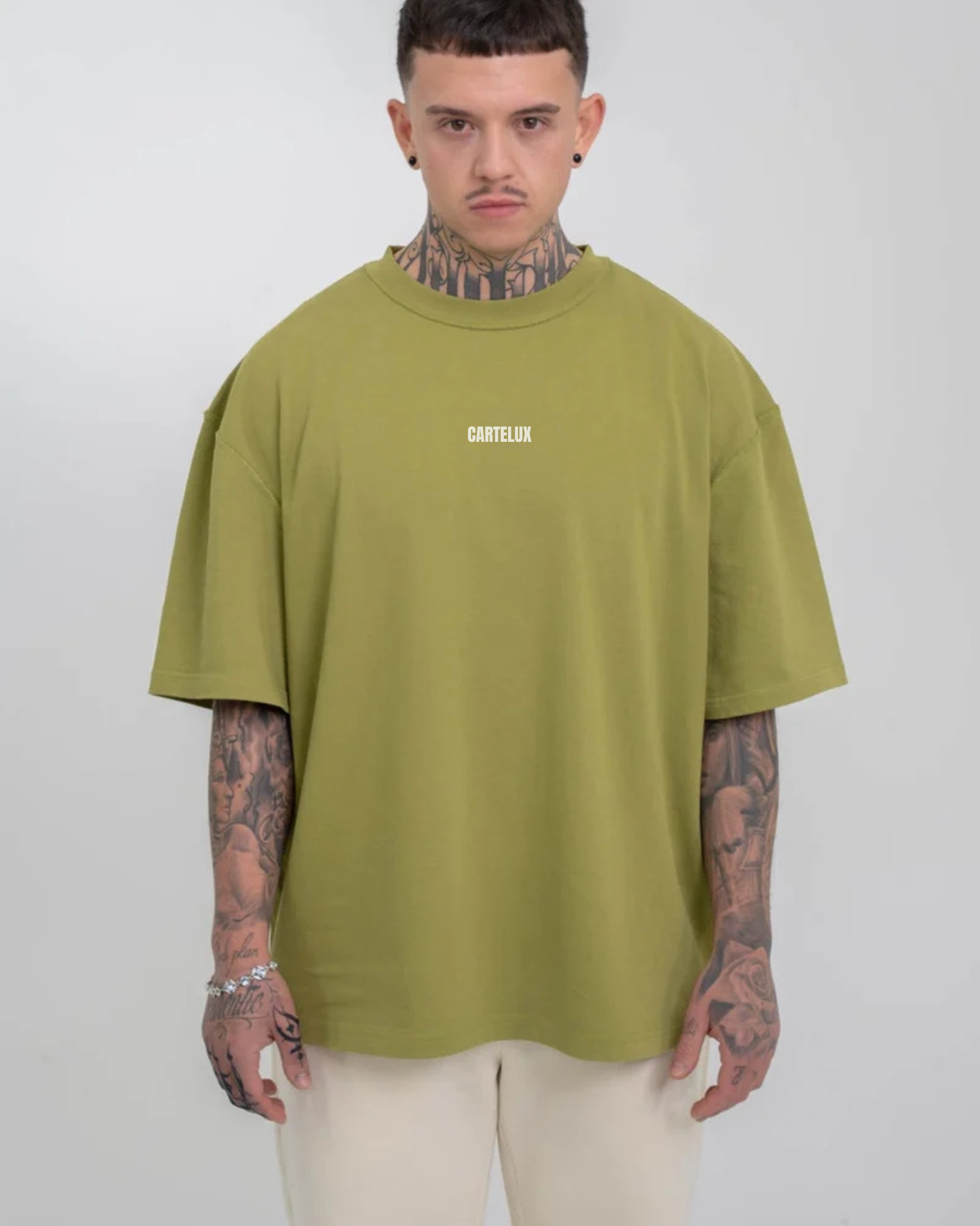 CAMISETA COLOR VERDE RARO OVERSIZE