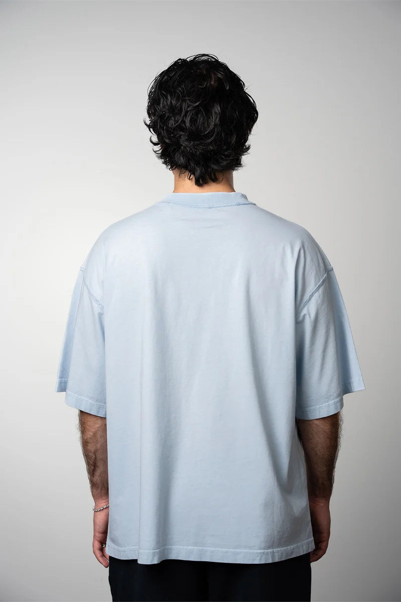CAMISETA AZUL CLARO OVERSIZE